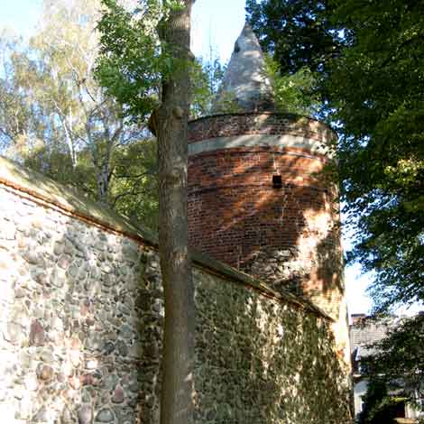 stadtmauer in osno (polen)